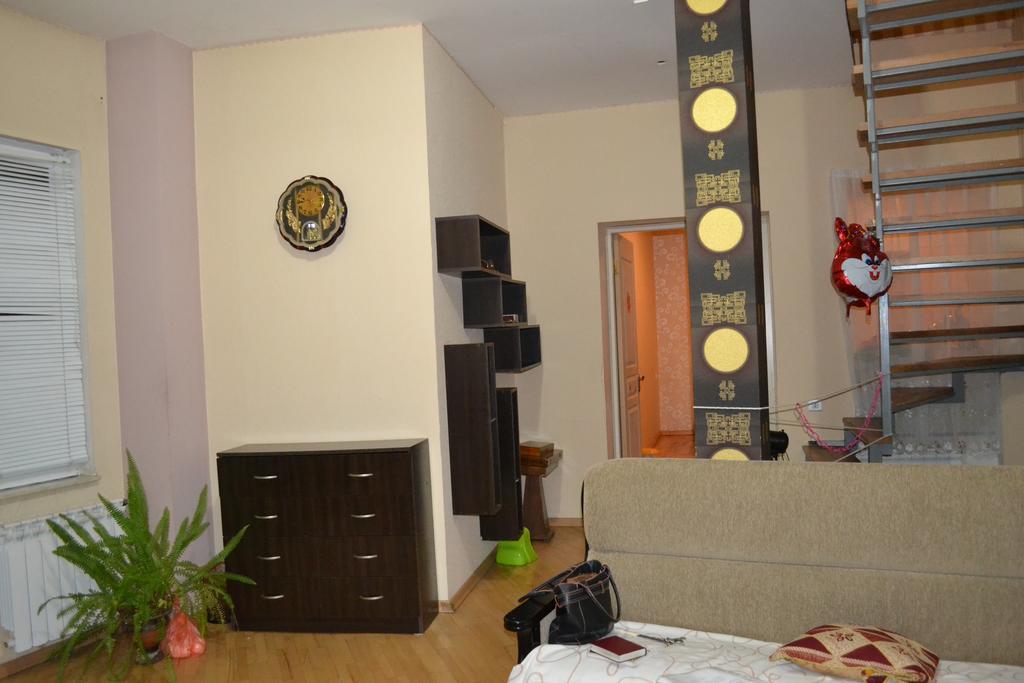 Your House In تبليسي الغرفة الصورة